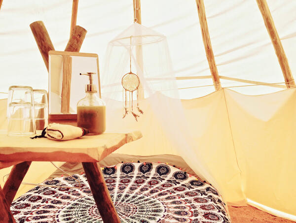 T I P I glamping
