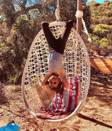 H A N G I N G C H A I R